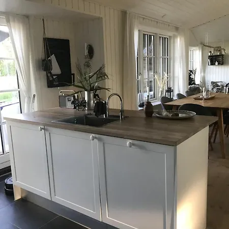 Summerhouse In With View Ferienhaus *